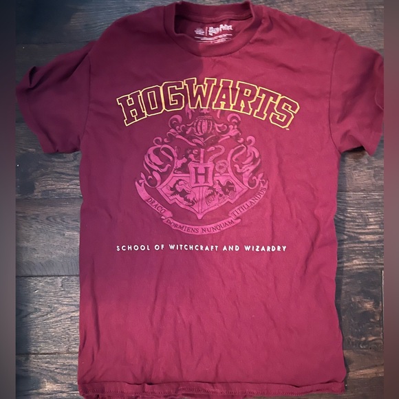 Wizarding World Harry Potter Tshirt - Picture 1 of 3